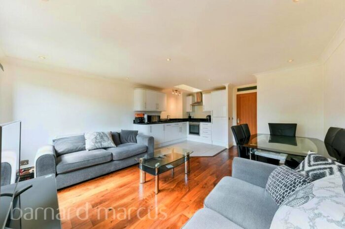 1 Bedroom Flat To Rent In Maysoule Road, SW11