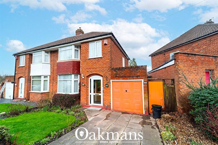 3 Bedroom Semi Detached House For Sale In Alvechurch Road, Birmingham, West Midlands, B31