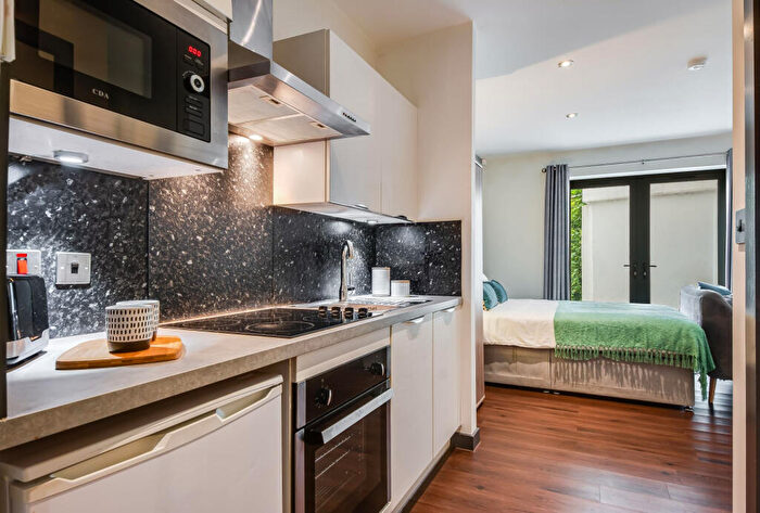 1 Bedroom Flat To Rent In Cardigan Lane, Leeds, LS4