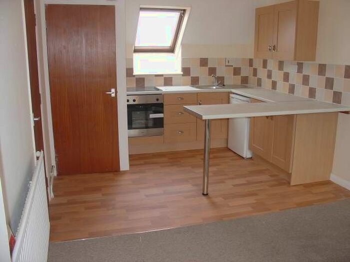1 Bedroom Flat To Rent In Spring Gardens, Carmarthen, Carmarthenshire SA31