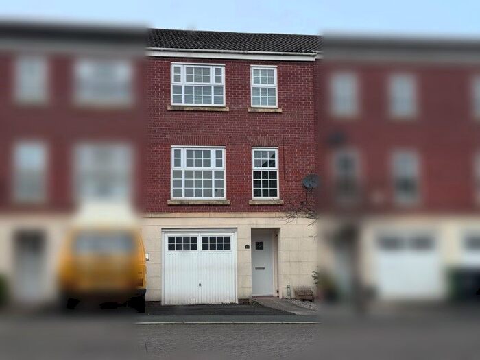 3 Bedroom Town House To Rent In Abbeylea Drive, Bolton, BL5