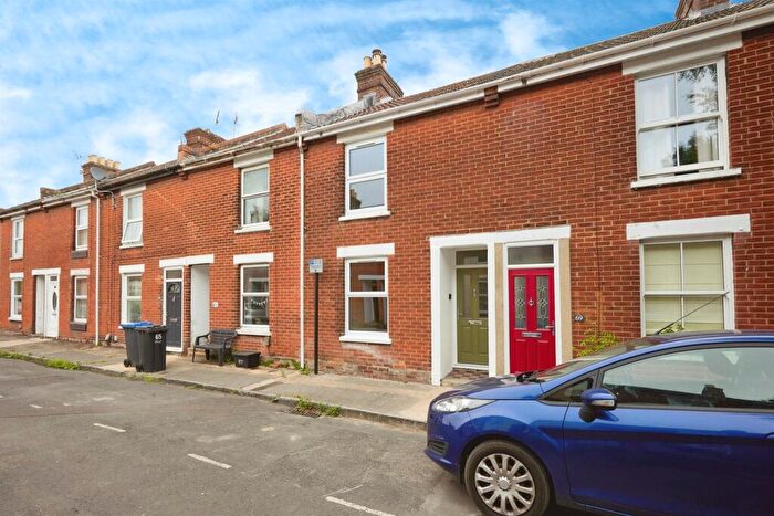 3 Bedroom Terraced House To Rent In George Street South, Salisbury, SP2
