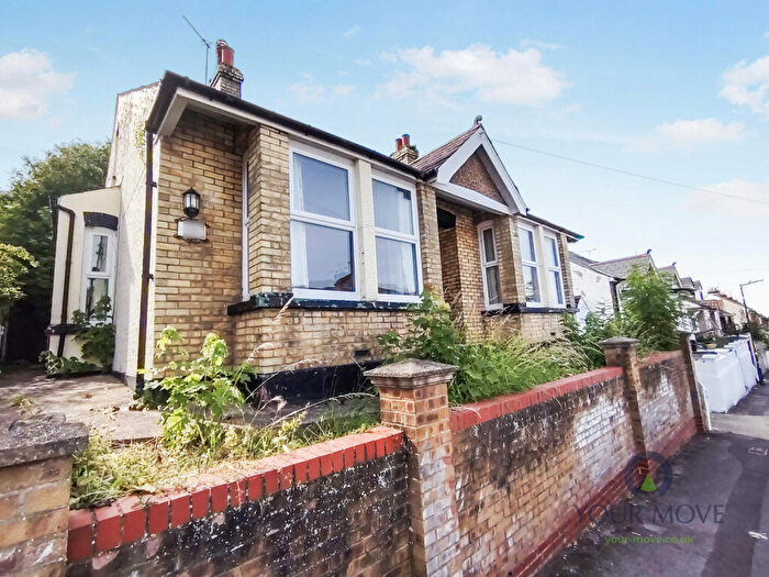 3 Bedroom Bungalow For Sale In Rochester Street, Chatham, Kent, ME4