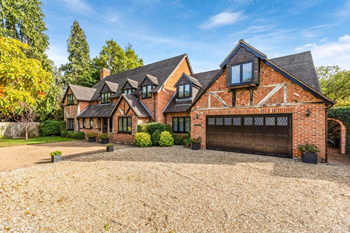 5 Bedroom Detached House For Sale In Middle Avenue, Farnham, Surrey, GU9