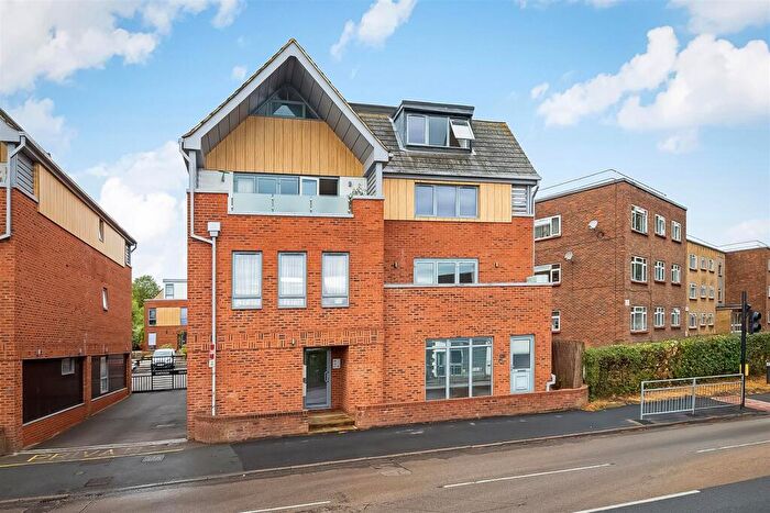 3 Bedroom Apartment For Sale In Coulsdon Road, Caterham, CR3