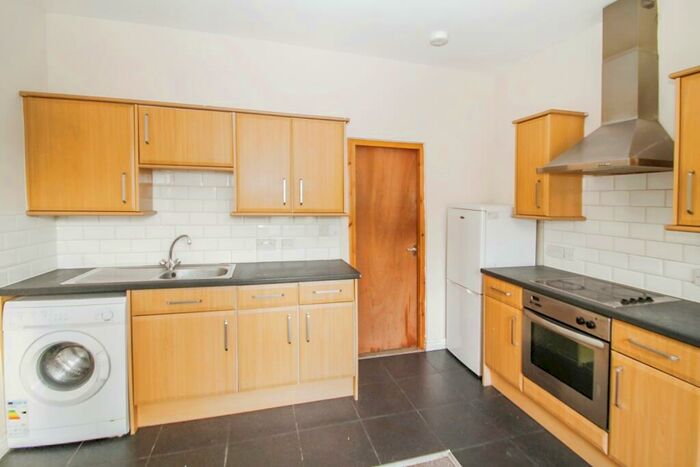 2 Bedroom Apartment To Rent In Stanningley Road, Armley, Leeds, LS12