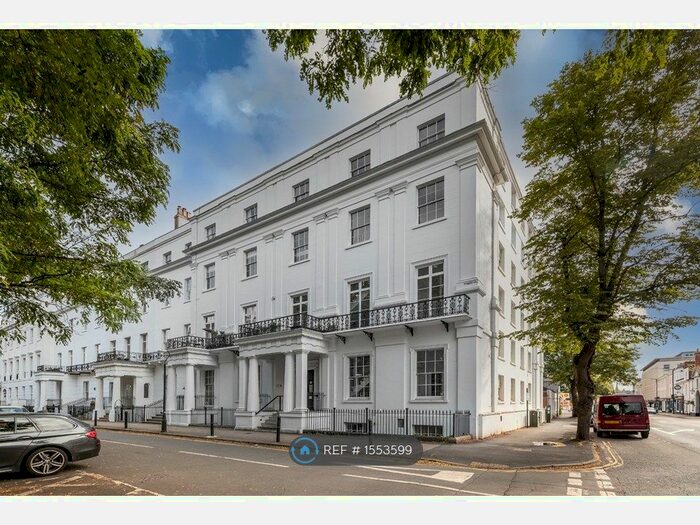 2 Bedroom Flat To Rent In Clarendon Square, Leamington Spa, CV32