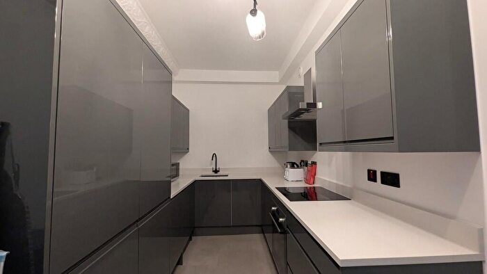 2 Bedroom Apartment To Rent In Picture House Apartment, Long Row, NG1