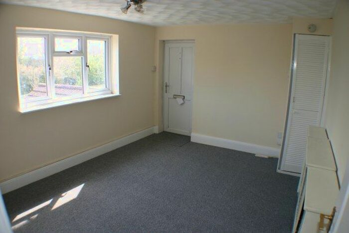 3 Bedroom Flat To Rent In Ringwood Road, Southampton, SO40