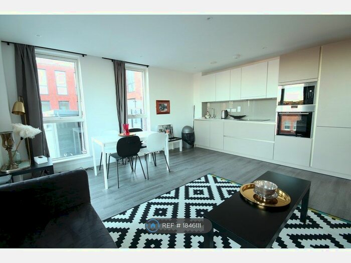 1 Bedroom Flat To Rent In Gaumont Place, London, SW2