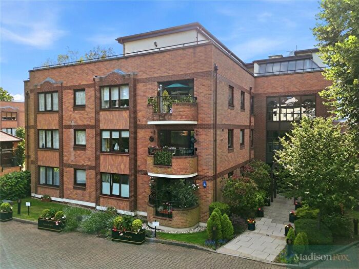 2 Bedroom Apartment For Sale In Epping New Road, Buckhurst Hill, Essex, IG9