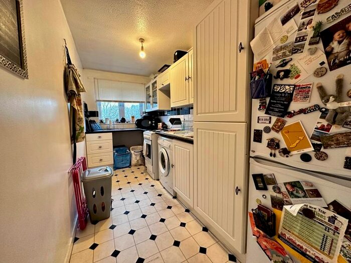 1 Bedroom Flat To Rent In Pine Grove, Hempstead, Gillingham, ME7