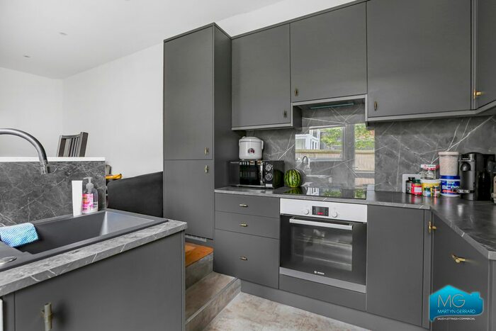 1 Bedroom Flat To Rent In Lodge Drive, Palmers Green, N13