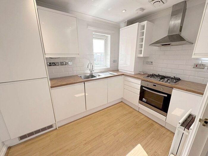 2 Bedroom Flat To Rent In Cranwell Court, Field Mead, Colindale, London, NW9