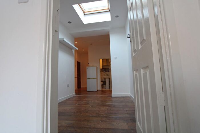 Studio To Rent In Beckford Road, Croydon, CR0