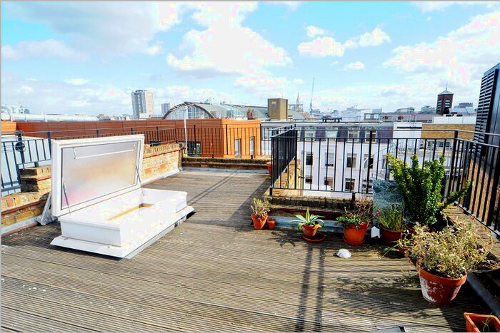 2 Bedroom Apartment To Rent In Vine Hill, London, EC1R