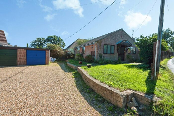 3 Bedroom Bungalow To Rent In Wildern Lane, Hedge End, Southampton, SO30