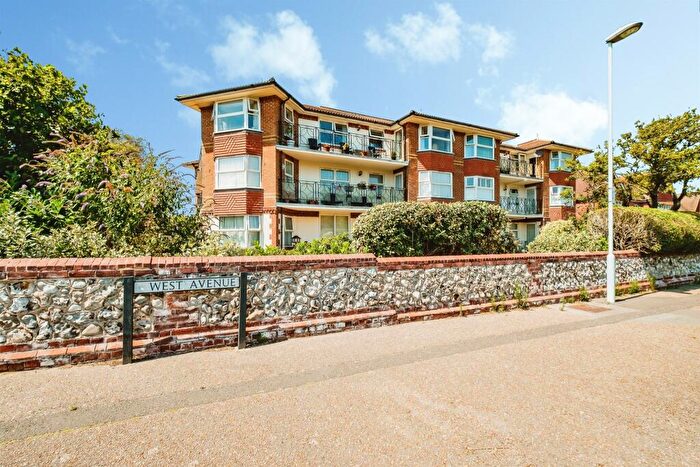 2 Bedroom Flat For Sale In Westmead Gardens, Worthing, BN11