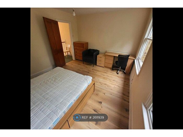 4 Bedroom Terraced House To Rent In Henshaw Street, London, SE17