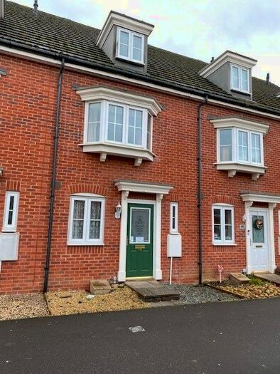 3 Bedroom Terraced House To Rent In Urquhart Road, Thatcham, RG19