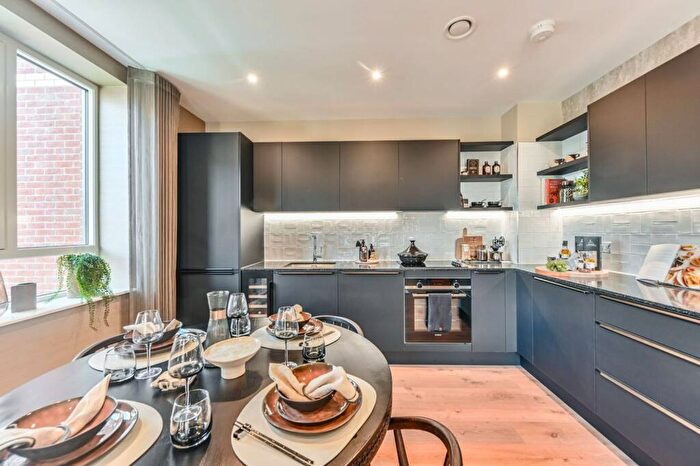 1 Bedroom Flat For Sale In Lombard Square, Plumstead, SE28