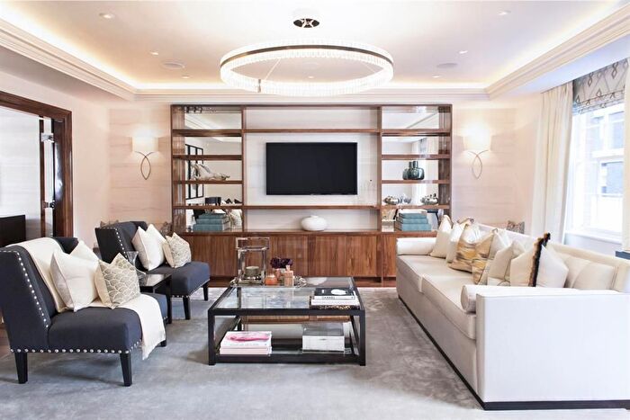 2 Bedroom Flat To Rent In Grosvenor Hill, London, W1K