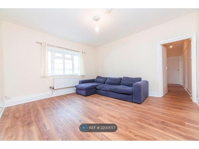 2 Bedroom Flat To Rent In Dover Court, London, SE10