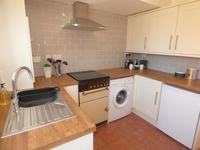 1 Bedroom Flat To Rent In Chillingham Road, Heaton, NE6