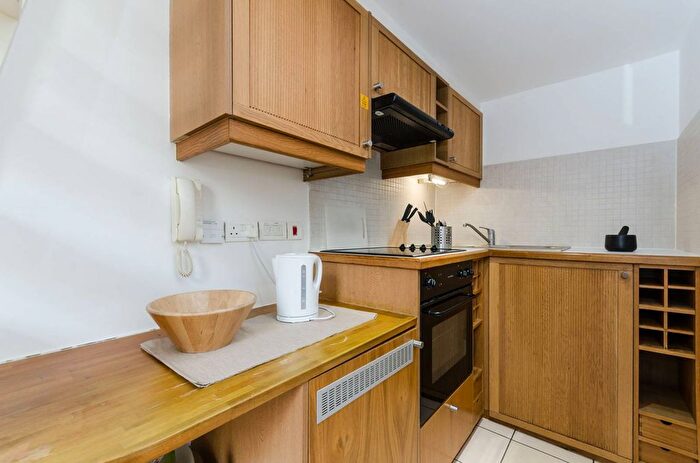 Studio To Rent In Fairholme Road, West Kensington, London, W14