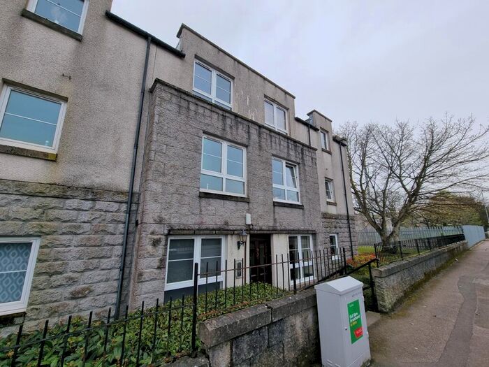 2 Bedroom Flat For Sale In Eday Road, Summerhill, Aberdeen, AB15