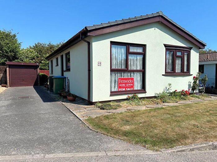 2 Bedroom Park Home For Sale In Upper Cornaway Lane, Portchester, PO16