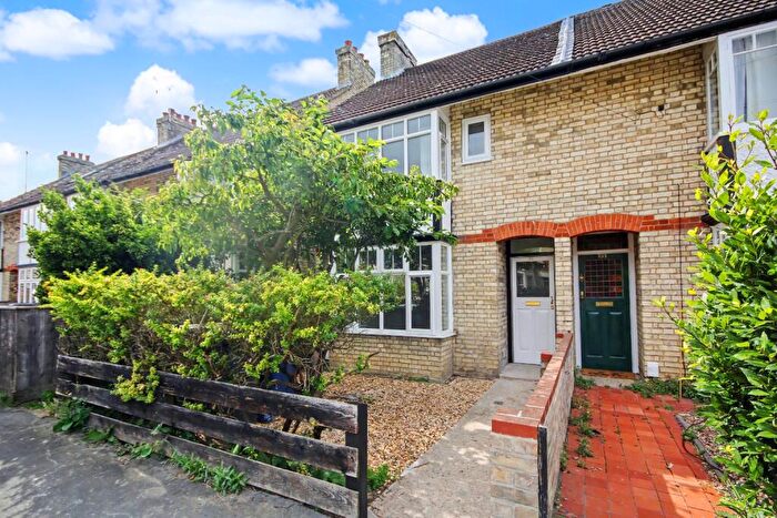 4 Bedroom Semi-Detached House To Rent In Oxford Road, Cambridge, Cambs, CB4