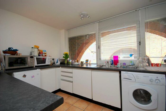 3 Bedroom House To Rent In Colebrooke Row, Islington, London, N1