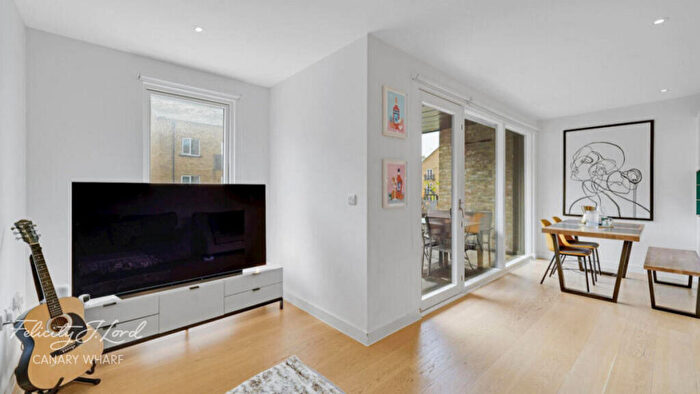 2 Bedroom Apartment For Sale In Bute House, Westferry Road, London, E14
