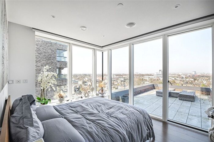 2 Bedroom Flat To Rent In Upper Richmond Road, Putney, London, SW15