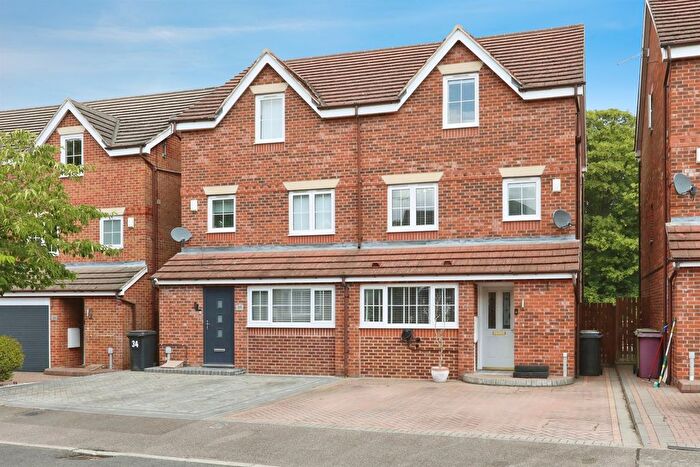 4 Bedroom Property For Sale In St. Matthews Close, Renishaw, Sheffield, S21
