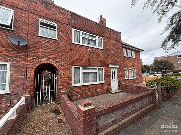 3 Bedroom Terraced House For Sale In Skinner Street, Poole, BH15