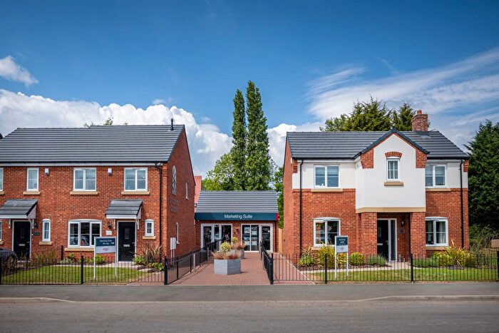 3 Bedroom Semi Detached House For Sale In Shobnall Road, Burton Upon Trent, DE14