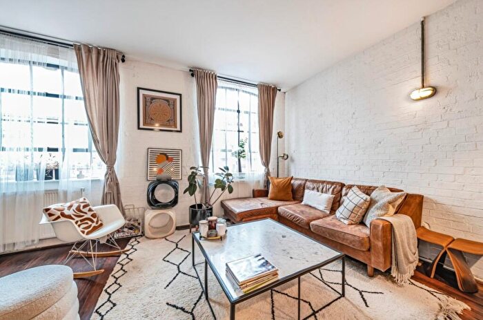 2 Bedroom Flat To Rent In Casson Street, Whitechapel, London, E1