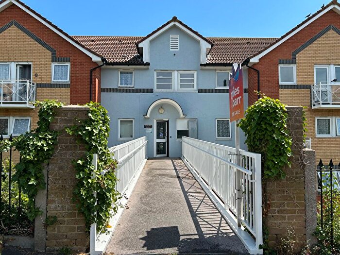 1 Bedroom Flat To Rent In Silvanus House, High Street, Ramsgate, Kent, CT11