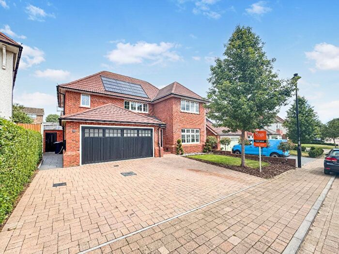 4 Bedroom Detached House For Sale In Manor Road, Barton Seagrave, Northants, NN15
