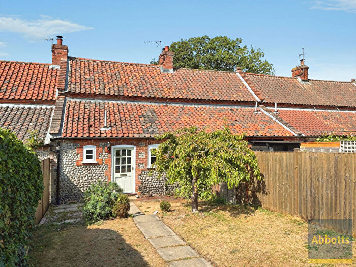 2 Bedroom Cottage To Rent In The Common, Hanworth, NR11