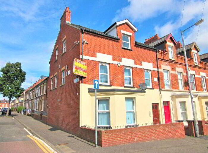 3 Bedroom 1st Floor Apartments To Rent In Great Apartment, C Agincourt Avenue, Belfast, BT7