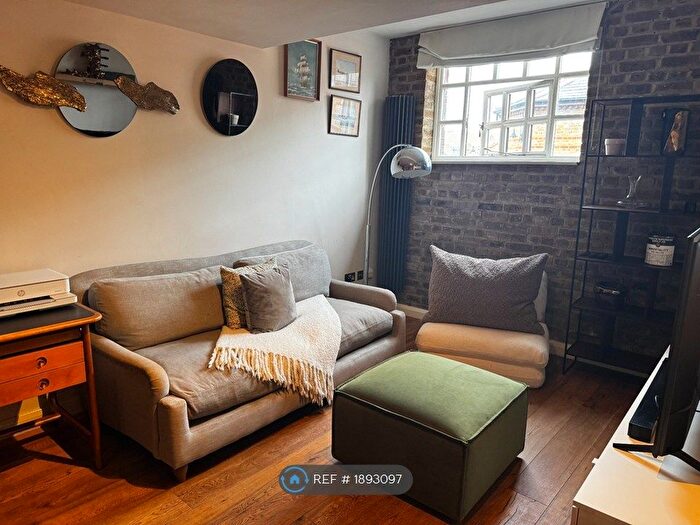 1 Bedroom Flat To Rent In Battersea Park Road, London, SW11