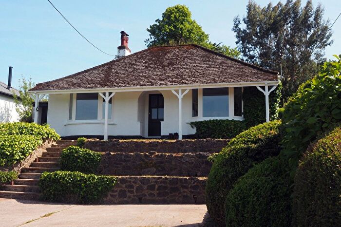 3 Bedroom Detached Bungalow For Sale In Shaldon Road, Combeinteignhead, TQ12