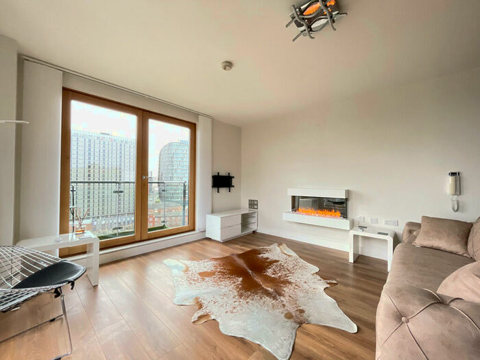 2 Bedroom Apartment To Rent In Vallea Court, Red Bank, M4