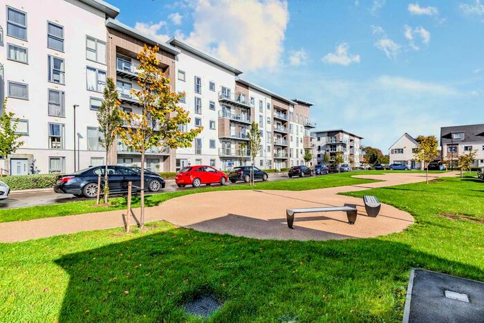 2 Bedroom Flat To Rent In Wallingford Way, Maidenhead, SL6