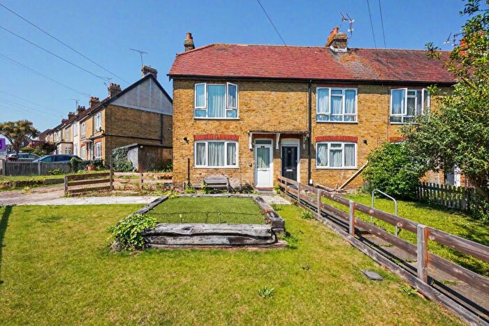 2 Bedroom End Of Terrace House For Sale In Holding Street, Rainham, ME8