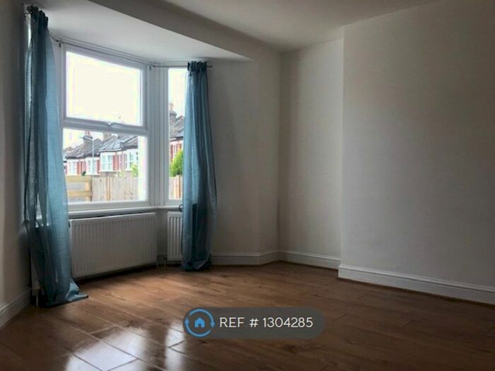 1 Bedroom Flat To Rent In Mosslea Road, London SE20