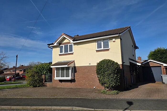 3 Bedroom Detached House For Sale In Denbury Drive, Altrincham, WA14